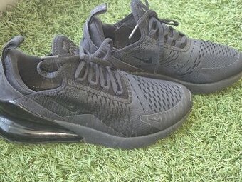 NIKE 270