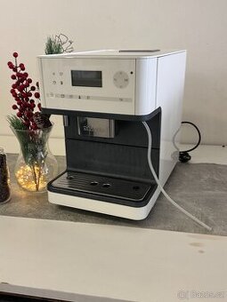 Kávovar MIELE CM 6300