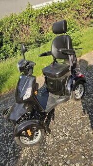 Prodám elektrický čyřkolový skútr