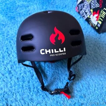 Chilli helma Inmold černá M (55-58 cm)