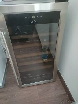 Prodám vinotéku ETA – kapacita 20 l - 1