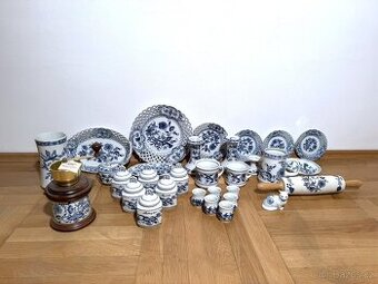 Porcelánová jídelní souprava cibuláky + mlýnek na kávu Lodos