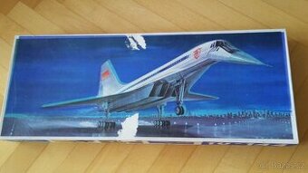 Starý velký plastikový model letadla TU 144 NDR 1972
