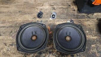 Reproduktory Bose + výšky Bose Mazda