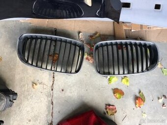 Ledvinky / mřížky chladiče – BMW E81 E87 – 51137166440