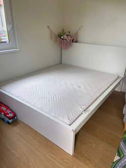 postel IKEA Malmo 160x200 + rošt + matrace