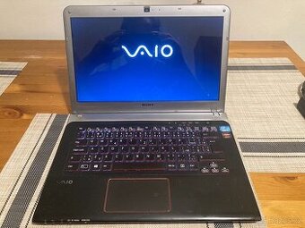 P: 13" Sony Vaio SVE14AG15M