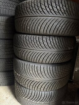 255/40 R18 + 225/45 R18