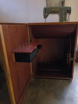 Prodej retro šicího stroje Minerva