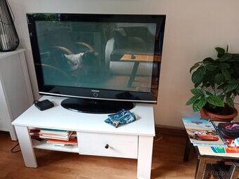 Prodám televizi větší