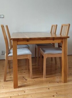 prodám jídelní stůl + 4 židle