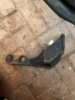 Mercedes sprinter 4x4 1995-2000 držák předního diferencial - 1