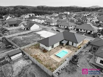 Prodej novostavby RD 5+kk, bazén, zahrada, Březí