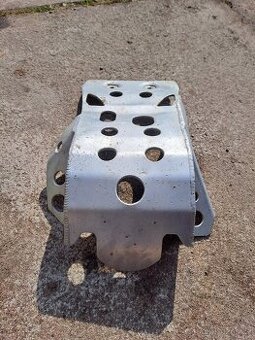 Hlinikovy kryt motoru