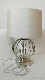 STOLNÍ LAMPA GLOBUS