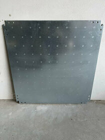 Montážní ocelový panel do rozváděče 57 x 55 cm