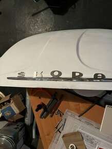 Nápis ŠKODA - spartak, octavia,..