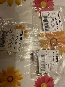 různé koaxiální konektory