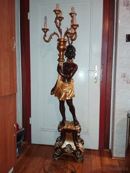 Starý dřevěny šestiramenný světlonoš lampa