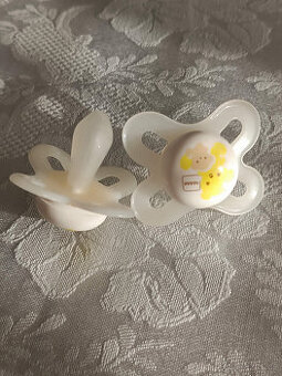 sada dudlík, sterilizační krabičky, klipy na dudlík 13 kusů