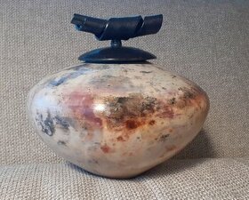 Váza z raku keramiky