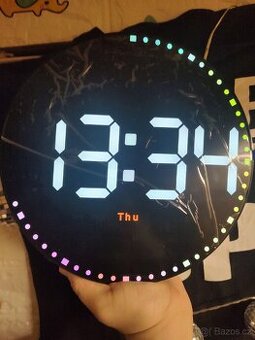 Moderní RGB LED digitální hodiny – s dálkovým ovládáním
