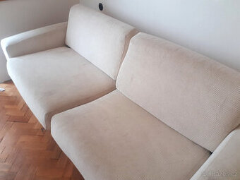 Pohovka s manšestrovým potahem