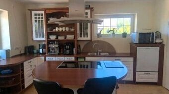 Venkovská linka se spotřebiči a ostrůvkem,6158