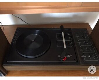 Gramofon Tesla s reproduktory