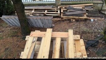 Palety rozdáme zdarma Zlatniki-Hotkovice u Prahy