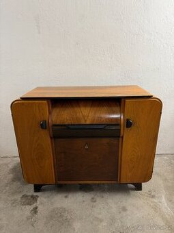 Designová skříňka na gramofon Jindřich Halabala