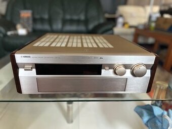Zesilovač Yamaha DSP a2
