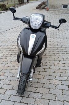 Piaggio Beverly 350 ie Sport Touring r.v.2017, řidičák A2