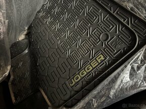 Gumové koberce Dacia Jogger - pouze 1 kus  řidičův koberec