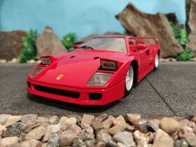 Prodám model 1:18 Ferrari F40
