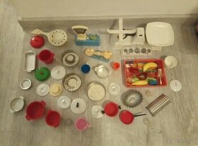Retro Dětské plastové a kovové nádobí a formy
