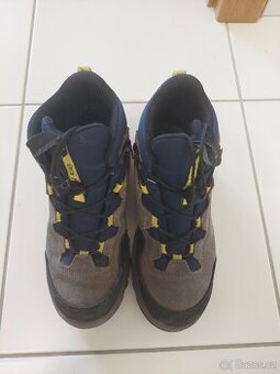 Trekove boty Quetchua vel. 33
