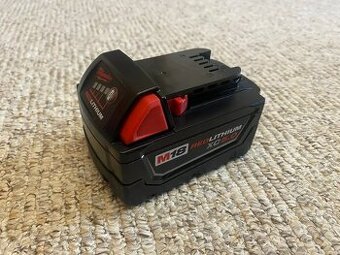 Milwaukee akumulátor / baterka