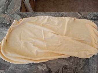 Meruňkové prostěradla 120x60cm 13kusů á 50kč