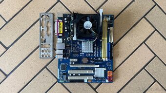ASRock P4I945GC / Intel P4 2.8GHz / Socket 478 - 1