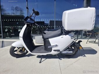 Horwin EK3 s delivery boxem