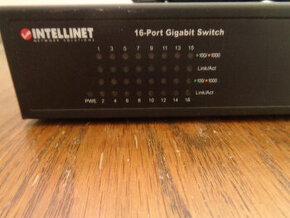 INTELLINET 16-Port Gigabit Switch - 1