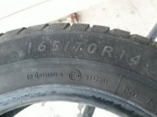 Prodám pneumatiku Dunlop 165/70 R14