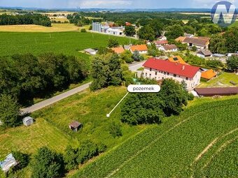 Chvalovice, stavební pozemek 1 190m2