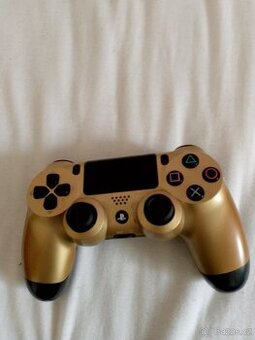 Ovladač na ps4 - 1
