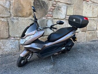 Skútr Capirelli 125 Trento
