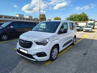 2021_Opel Combo Life DIESEL_BOHATÁ VÝBAVA_5 miest_1.maj SR_