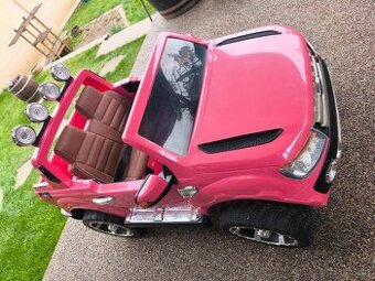 Ford Ranger Wildtrak ruzovy