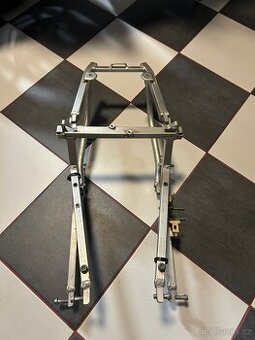 Suzuki gsxr Podsedlový rám