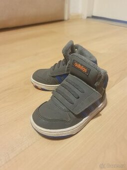 Zimní tenisky Adidas vel. 24